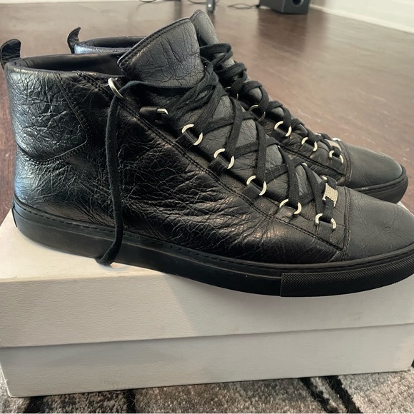 Balenciaga Arena - Picture 7 of 8